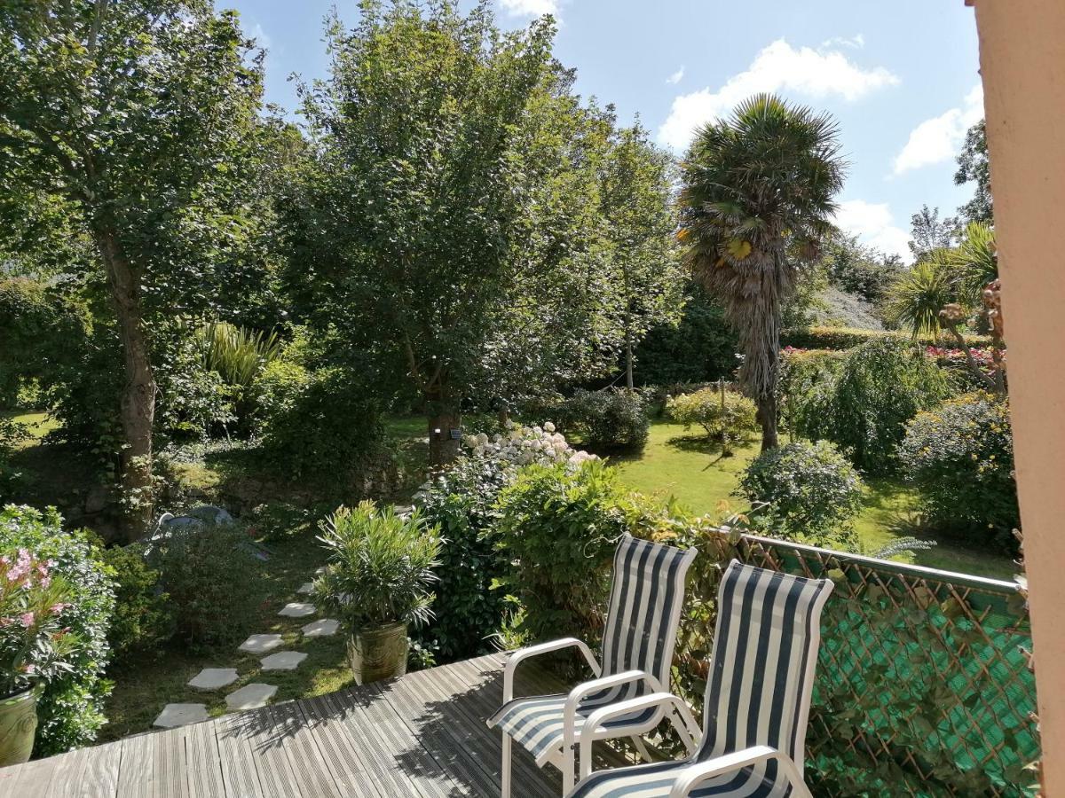 Logement En Campagne Urville-Nacqueville Exterior foto